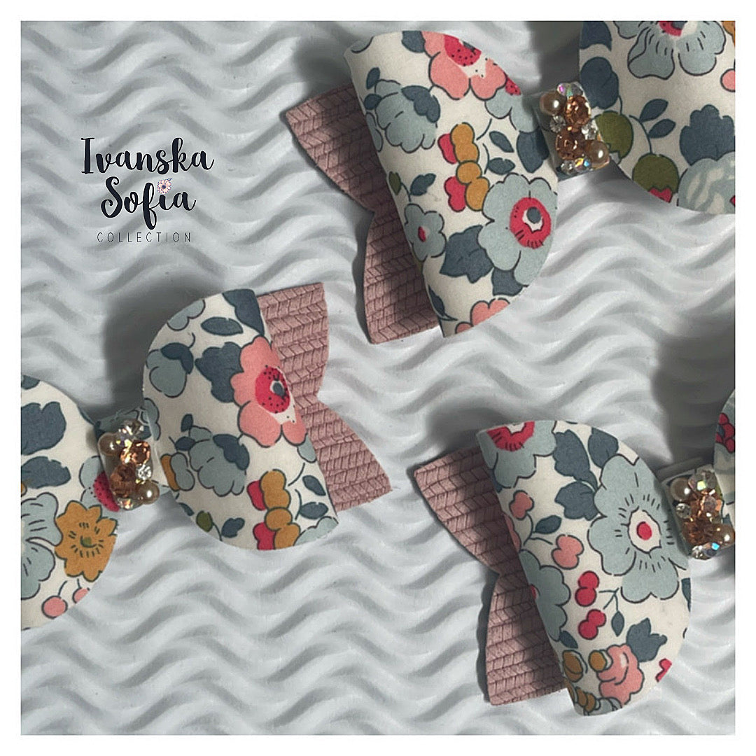 Betsy P Classic Bijou Bow