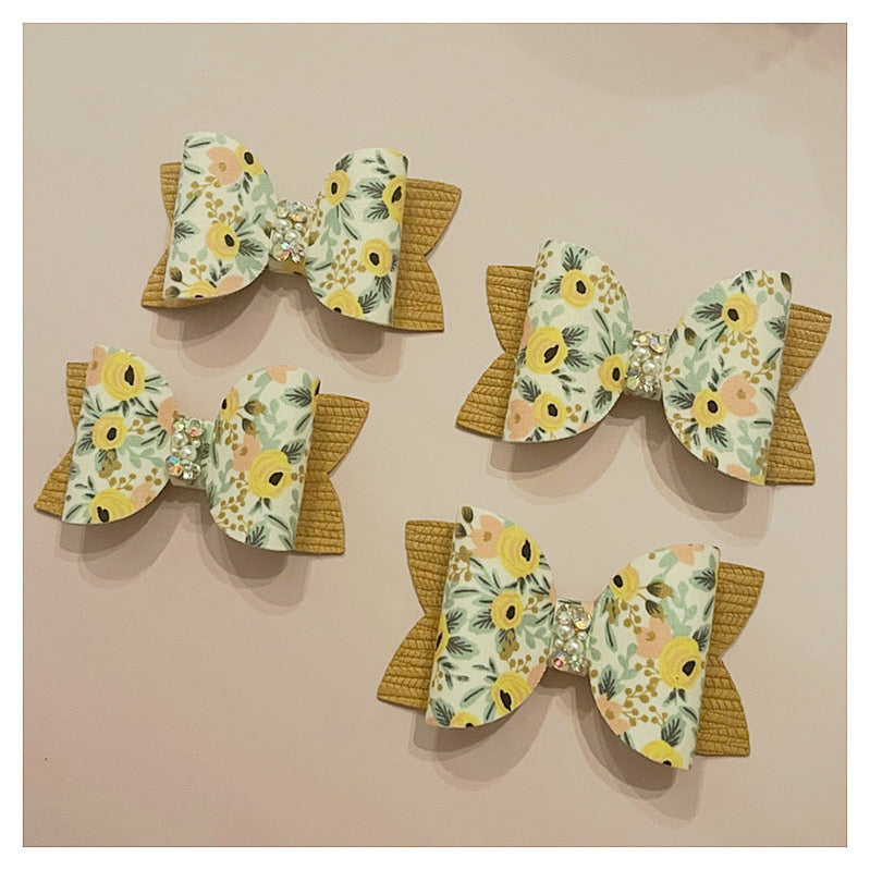 Primavera Rosa Cream Classic Bijou Bow